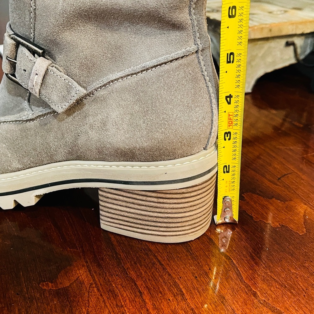Bernardo “Sonja” Suede Lug Sole Ankle Boots | Size 8.5 | Taupe Moto Booties New - Picture 8 of 8